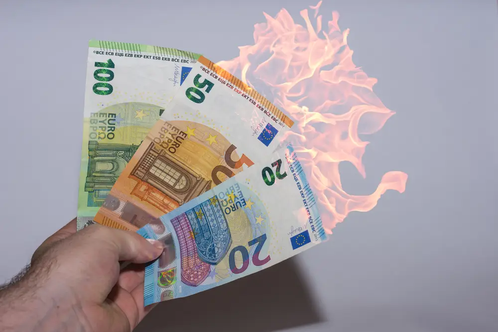 Market turbulence image - how currency crises start